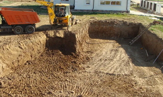 Рытье котлованов под фундамент в Щекино – цена от 2573 руб. за м3 | 2Землекопа-Кно