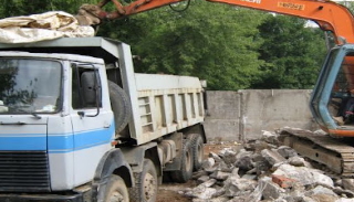 Вывоз строительного мусора с участка в Щекино недорого от 1544 руб. | 2Землекопа-Кно